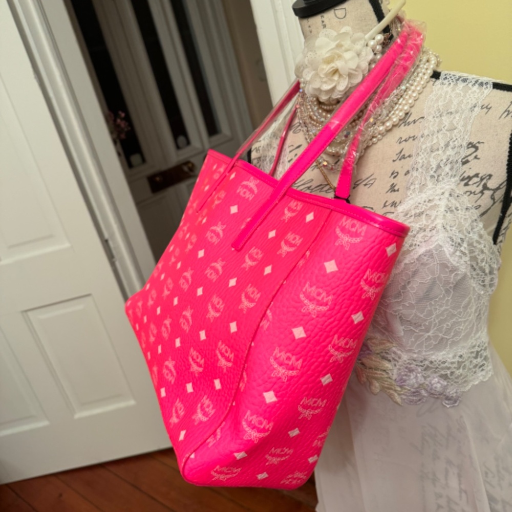 πππNWT MCM πNeonπ Pink Visetos Coated Canvas Portuna Shopper Tote - Picture 11 of 15